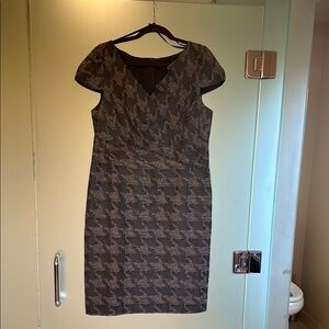 David Meister Brown and Black Sheath Dress V-Neck Midi